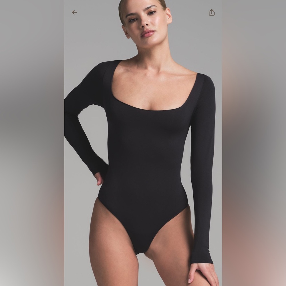 NWT L/XL SKIMS Essential Long sleeve scoop bodysuit